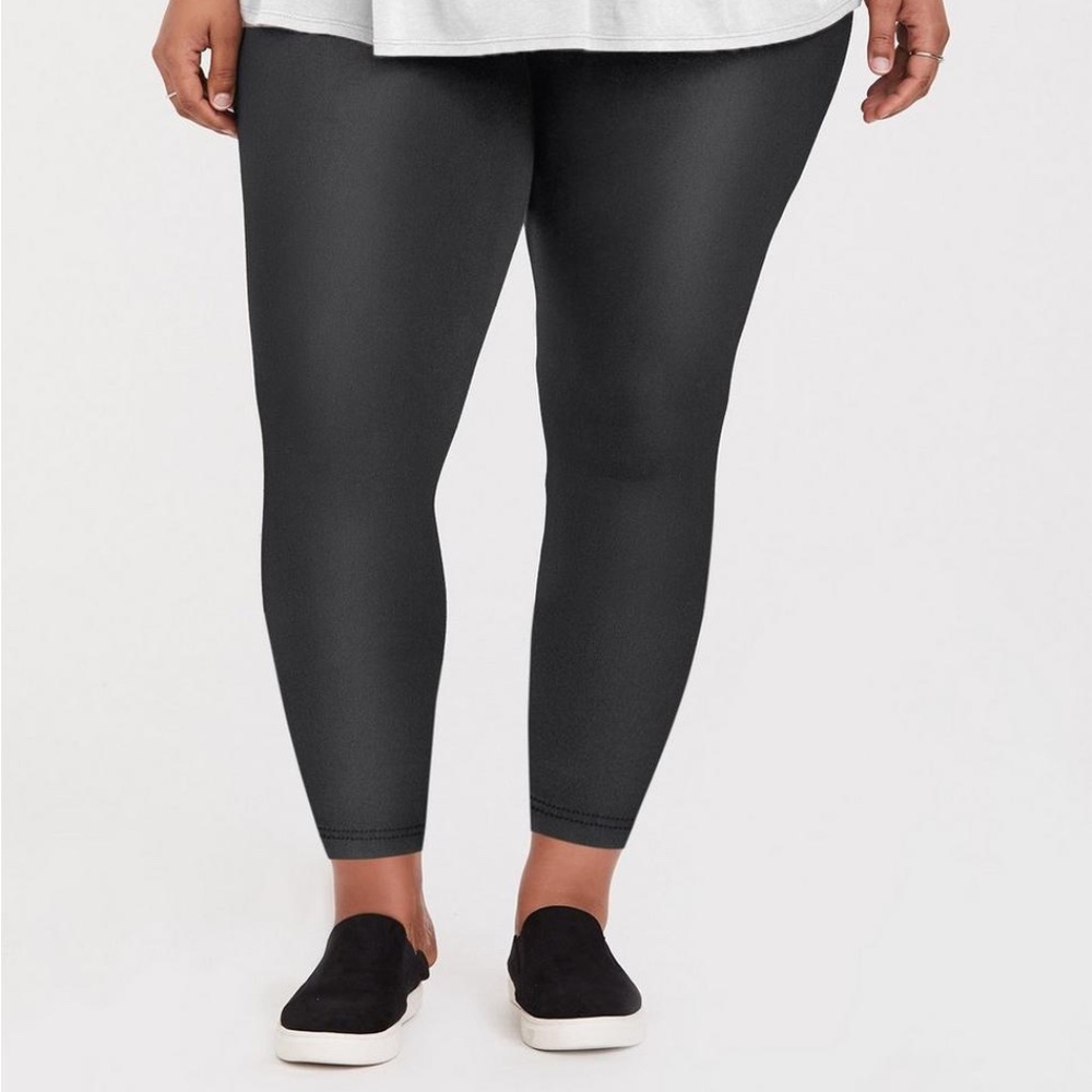 Torrid faux leather platinum crop leggings 4X